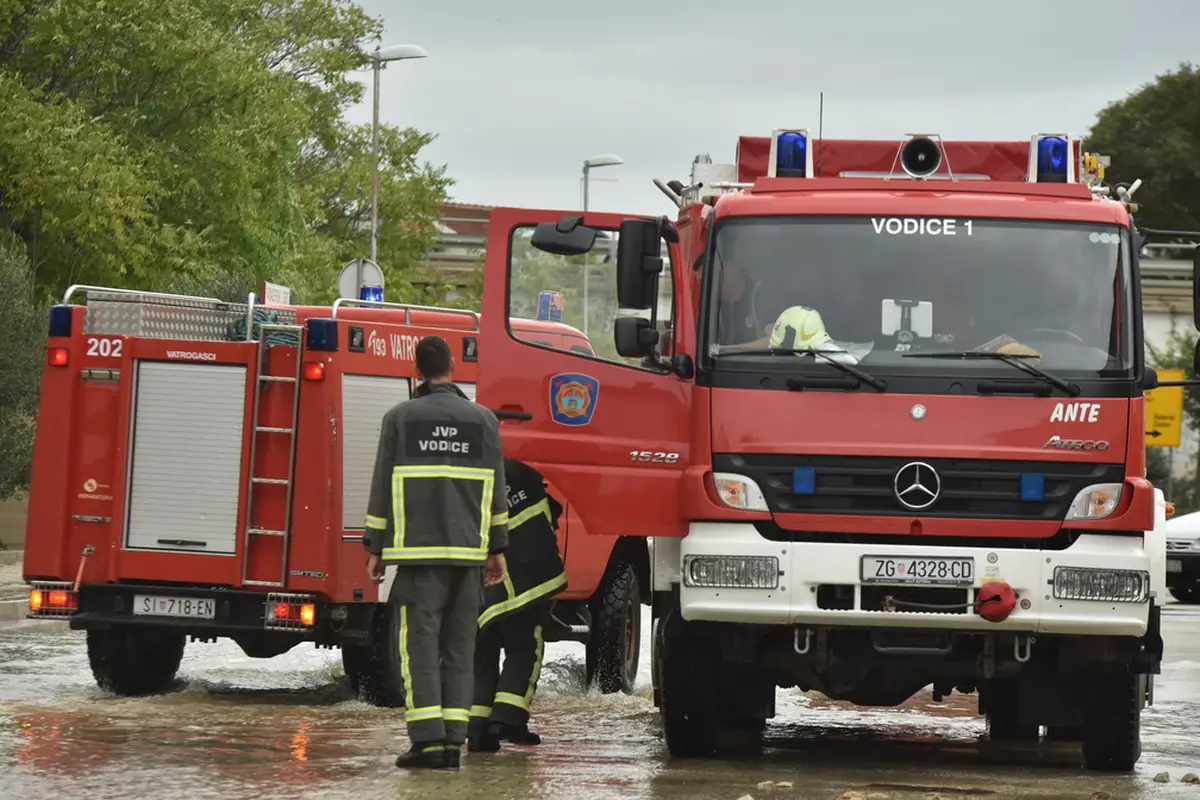 abae288c852e4b924cfceaa81ed5c5db